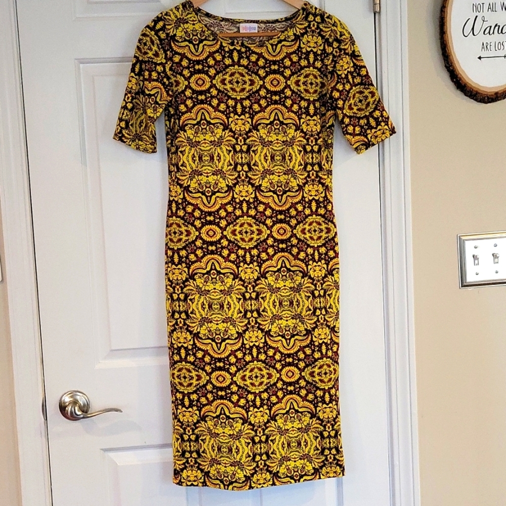 3/$20 LuLaRoe Long Yellow Dress Small